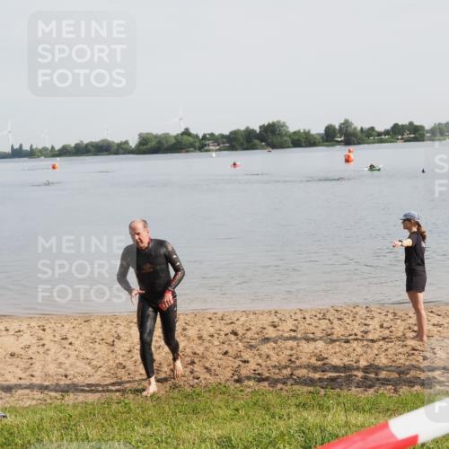 21.06.2025 - 27. Vierlanden-Triathlon MichiJ http://msf.ph/oto/7983769 15.06.2026 09:07:09 Schwimmen 231 meine-sportfotos.de