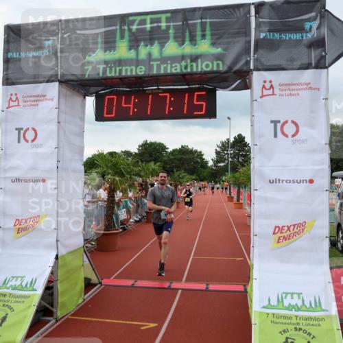 15.06.2025 - 7 Türme Triathlon Michael Strokosch http://msf.ph/oto/7983770 15.06.2025 14:17:15 Ziel 592, 751 meine-sportfotos.de