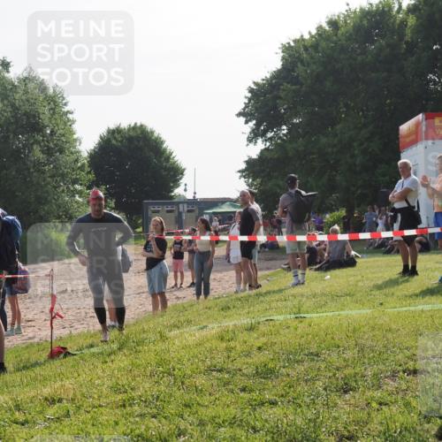 15.06.2025 - 27. Vierlanden-Triathlon KatJ http://msf.ph/oto/7983772 15.06.2025 08:53:15 Schwimmen 133 meine-sportfotos.de