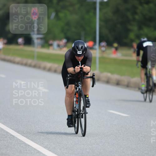 21.06.2025 - 27. Vierlanden-Triathlon H.Heesch http://msf.ph/oto/7983780 15.06.2025 11:17:53 Radfahren 7, 154, 199, 830 meine-sportfotos.de