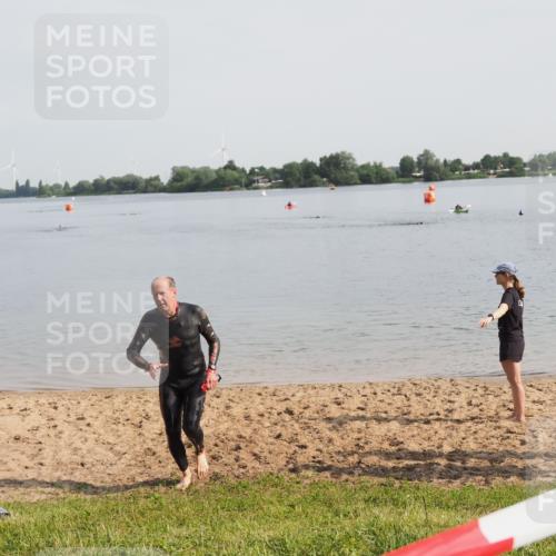 21.06.2025 - 27. Vierlanden-Triathlon MichiJ http://msf.ph/oto/7983785 15.06.2026 09:07:09 Schwimmen 231 meine-sportfotos.de