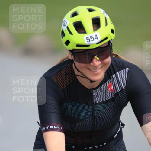 15.06.2025 - 27. Vierlanden-Triathlon H.Heesch http://msf.ph/oto/7983797 15.06.2025 10:58:05 Radfahren 475, 511, 554, 610, 632 meine-sportfotos.de