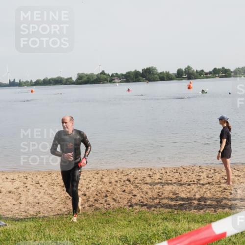 21.06.2025 - 27. Vierlanden-Triathlon MichiJ http://msf.ph/oto/7983806 15.06.2026 09:07:10 Schwimmen 231 meine-sportfotos.de