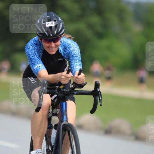 21.06.2025 - 27. Vierlanden-Triathlon H.Heesch http://msf.ph/oto/7983826 15.06.2025 11:18:26 Radfahren 219, 236, 750 meine-sportfotos.de