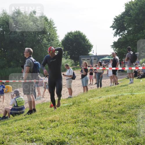 15.06.2025 - 27. Vierlanden-Triathlon KatJ http://msf.ph/oto/7983846 15.06.2025 08:53:16 Schwimmen 133 meine-sportfotos.de