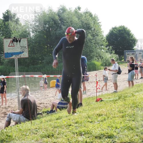15.06.2025 - 27. Vierlanden-Triathlon KatJ http://msf.ph/oto/7983922 15.06.2025 08:53:17 Schwimmen 133 meine-sportfotos.de