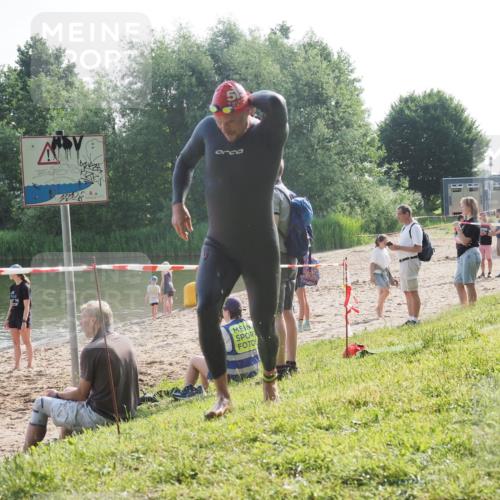 15.06.2025 - 27. Vierlanden-Triathlon KatJ http://msf.ph/oto/7983930 15.06.2025 08:53:17 Schwimmen 133 meine-sportfotos.de
