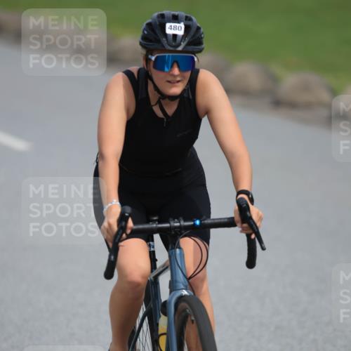 15.06.2025 - 27. Vierlanden-Triathlon H.Heesch http://msf.ph/oto/7983934 15.06.2025 10:58:24 Radfahren 480, 499 meine-sportfotos.de