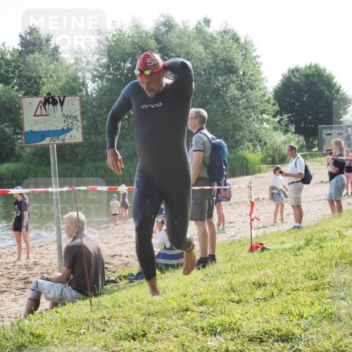 15.06.2025 - 27. Vierlanden-Triathlon KatJ http://msf.ph/oto/7983938 15.06.2025 08:53:17 Schwimmen 133 meine-sportfotos.de