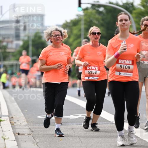 15.06.2025 - REWE Women's Run Dr. Thomas Lammeyer http://msf.ph/oto/7984003 15.06.2025 10:46:54 Laufen 5109, 5358 meine-sportfotos.de