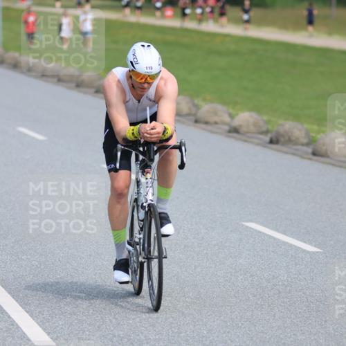 21.06.2025 - 27. Vierlanden-Triathlon H.Heesch http://msf.ph/oto/7984021 15.06.2025 11:20:09 Radfahren 3, 115, 232, 789, 852, 861, 968 meine-sportfotos.de