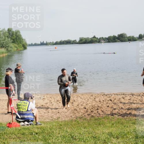 21.06.2025 - 27. Vierlanden-Triathlon MichiJ http://msf.ph/oto/7984054 15.06.2026 09:08:56 Schwimmen 199, 204 meine-sportfotos.de