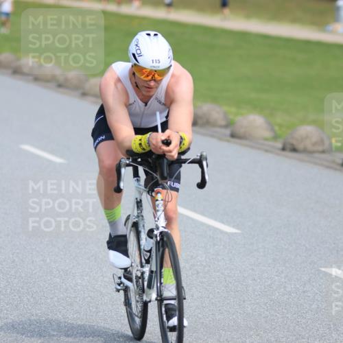 21.06.2025 - 27. Vierlanden-Triathlon H.Heesch http://msf.ph/oto/7984056 15.06.2025 11:20:10 Radfahren 3, 115, 232, 789, 852, 861, 968 meine-sportfotos.de