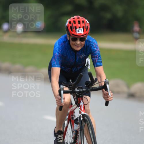 15.06.2025 - 27. Vierlanden-Triathlon H.Heesch http://msf.ph/oto/7984103 15.06.2025 10:58:56 Radfahren 23, 173, 471, 477, 595, 621 meine-sportfotos.de