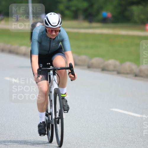 15.06.2025 - 27. Vierlanden-Triathlon H.Heesch http://msf.ph/oto/7984109 15.06.2025 10:59:02 Radfahren 173, 247, 562, 621 meine-sportfotos.de