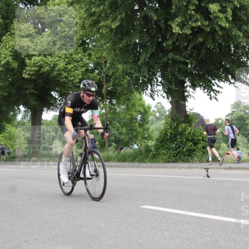 15.06.2025 - 7 Türme Triathlon Yannick Fuchs http://msf.ph/oto/7984110 15.06.2025 13:42:56 Radfahren  meine-sportfotos.de