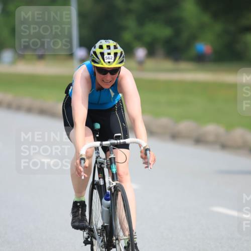 15.06.2025 - 27. Vierlanden-Triathlon H.Heesch http://msf.ph/oto/7984119 15.06.2025 10:59:05 Radfahren 247, 562, 621 meine-sportfotos.de