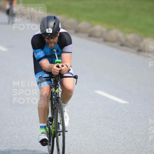 21.06.2025 - 27. Vierlanden-Triathlon H.Heesch http://msf.ph/oto/7984124 15.06.2025 11:21:02 Radfahren 93, 142, 856 meine-sportfotos.de