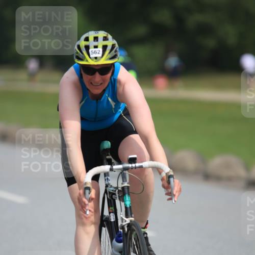 15.06.2025 - 27. Vierlanden-Triathlon H.Heesch http://msf.ph/oto/7984125 15.06.2025 10:59:06 Radfahren 247, 562, 621 meine-sportfotos.de