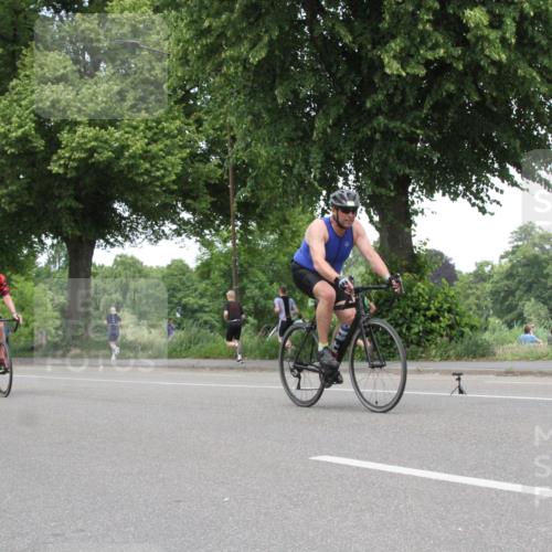 15.06.2025 - 7 Türme Triathlon Yannick Fuchs http://msf.ph/oto/7984126 15.06.2025 13:42:58 Radfahren  meine-sportfotos.de