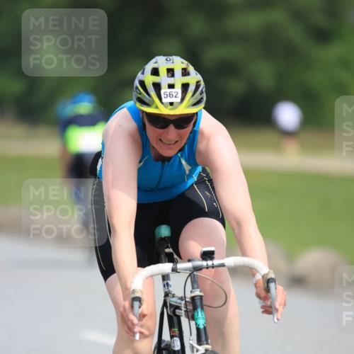 15.06.2025 - 27. Vierlanden-Triathlon H.Heesch http://msf.ph/oto/7984128 15.06.2025 10:59:06 Radfahren 247, 562, 621 meine-sportfotos.de