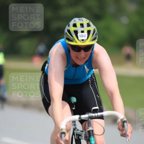 15.06.2025 - 27. Vierlanden-Triathlon H.Heesch http://msf.ph/oto/7984131 15.06.2025 10:59:06 Radfahren 247, 562, 621 meine-sportfotos.de
