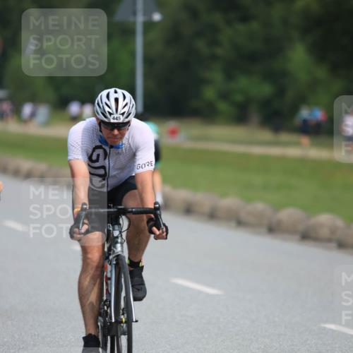 15.06.2025 - 27. Vierlanden-Triathlon H.Heesch http://msf.ph/oto/7984133 15.06.2025 10:59:16 Radfahren 131, 445, 472, 582 meine-sportfotos.de