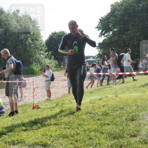 15.06.2025 - 27. Vierlanden-Triathlon KatJ http://msf.ph/oto/7984173 15.06.2025 08:53:28 Schwimmen 162, 169 meine-sportfotos.de