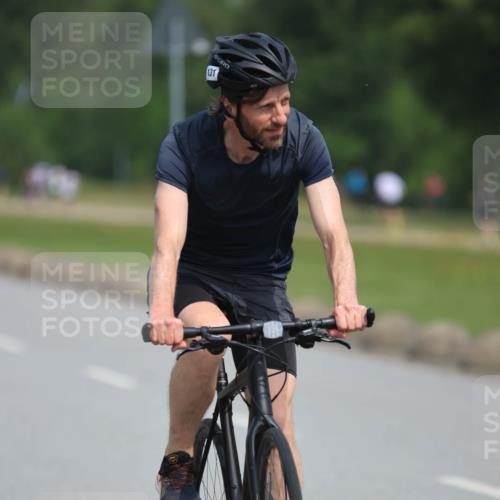 15.06.2025 - 27. Vierlanden-Triathlon H.Heesch http://msf.ph/oto/7984181 15.06.2025 10:59:22 Radfahren 131, 582 meine-sportfotos.de