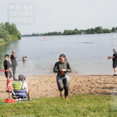 21.06.2025 - 27. Vierlanden-Triathlon MichiJ http://msf.ph/oto/7984228 15.06.2026 09:08:58 Schwimmen 199, 204 meine-sportfotos.de