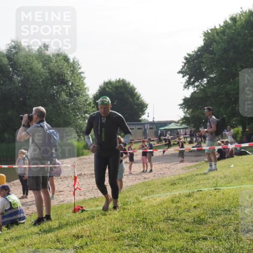 15.06.2025 - 27. Vierlanden-Triathlon KatJ http://msf.ph/oto/7984229 15.06.2025 08:54:54 Schwimmen 108 meine-sportfotos.de