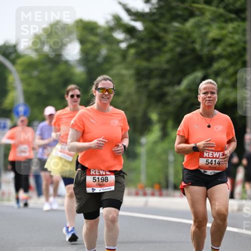 15.06.2025 - REWE Women's Run Dr. Thomas Lammeyer http://msf.ph/oto/7984243 15.06.2025 10:47:01 Laufen 5198, 5414 meine-sportfotos.de