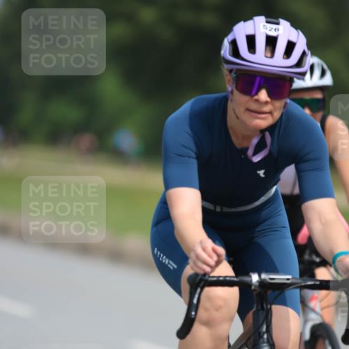 15.06.2025 - 27. Vierlanden-Triathlon H.Heesch http://msf.ph/oto/7984248 15.06.2025 10:59:34 Radfahren 206, 220, 371, 526, 611, 630, 652, 775 meine-sportfotos.de
