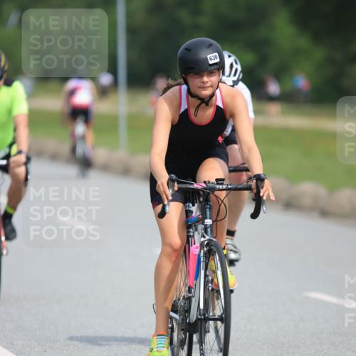 15.06.2025 - 27. Vierlanden-Triathlon H.Heesch http://msf.ph/oto/7984276 15.06.2025 10:59:41 Radfahren 371, 459, 483, 630 meine-sportfotos.de