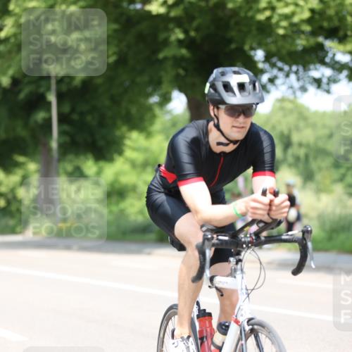 15.06.2025 - 7 Türme Triathlon Yannick Fuchs http://msf.ph/oto/7984280 15.06.2025 12:54:14 Radfahren 332, 510, 570, 613, 649, 1090 meine-sportfotos.de