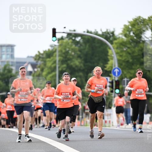 15.06.2025 - REWE Women's Run Dr. Thomas Lammeyer http://msf.ph/oto/7984306 15.06.2025 10:47:03 Laufen 5041, 040, 5390 meine-sportfotos.de