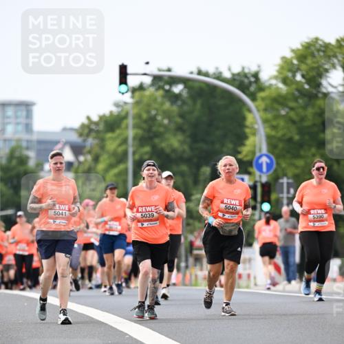 15.06.2025 - REWE Women's Run Dr. Thomas Lammeyer http://msf.ph/oto/7984311 15.06.2025 10:47:03 Laufen 5041, 5039, 41, 5040, 5390 meine-sportfotos.de