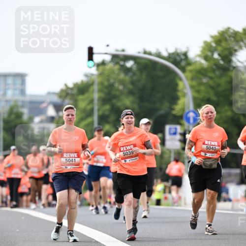 15.06.2025 - REWE Women's Run Dr. Thomas Lammeyer http://msf.ph/oto/7984358 15.06.2025 10:47:05 Laufen 5041, 5039, 5040 meine-sportfotos.de