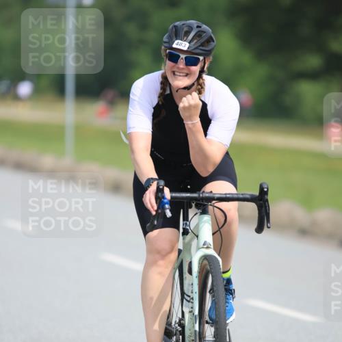 15.06.2025 - 27. Vierlanden-Triathlon H.Heesch http://msf.ph/oto/7984366 15.06.2025 10:59:46 Radfahren 371, 374, 459, 483, 630 meine-sportfotos.de