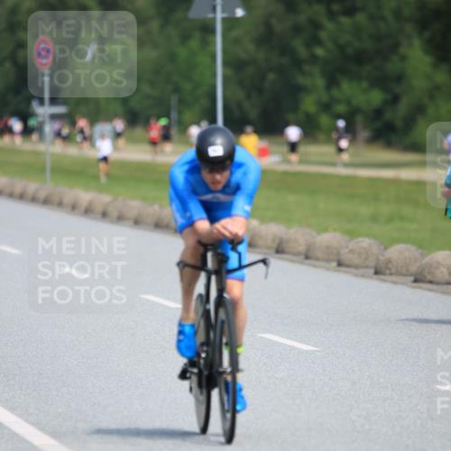 21.06.2025 - 27. Vierlanden-Triathlon H.Heesch http://msf.ph/oto/7984381 15.06.2025 11:22:21 Radfahren 19, 218, 767, 920 meine-sportfotos.de