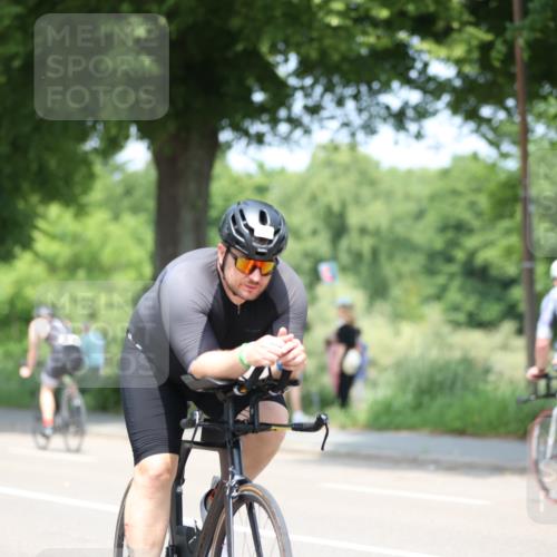 15.06.2025 - 7 Türme Triathlon Yannick Fuchs http://msf.ph/oto/7984388 15.06.2025 12:54:24 Radfahren 380, 604, 672 meine-sportfotos.de