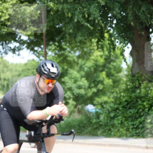 15.06.2025 - 7 Türme Triathlon Yannick Fuchs http://msf.ph/oto/7984403 15.06.2025 12:54:24 Radfahren 380, 604, 672 meine-sportfotos.de