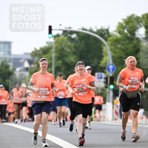15.06.2025 - REWE Women's Run Dr. Thomas Lammeyer http://msf.ph/oto/7984404 15.06.2025 10:47:05 Laufen 5041, 5039, 5040 meine-sportfotos.de