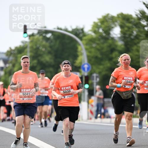 15.06.2025 - REWE Women's Run Dr. Thomas Lammeyer http://msf.ph/oto/7984452 15.06.2025 10:47:06 Laufen 5041, 5039, 040 meine-sportfotos.de
