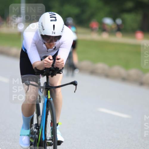 21.06.2025 - 27. Vierlanden-Triathlon H.Heesch http://msf.ph/oto/7984498 15.06.2025 11:22:34 Radfahren 74, 198, 785, 791, 951, 960 meine-sportfotos.de
