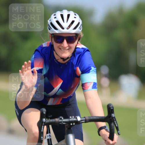 15.06.2025 - 27. Vierlanden-Triathlon H.Heesch http://msf.ph/oto/7984518 15.06.2025 11:00:30 Radfahren 157, 162, 227, 417, 489, 571, 638, 650 meine-sportfotos.de