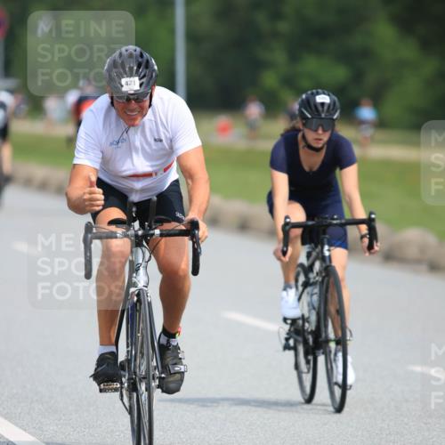 15.06.2025 - 27. Vierlanden-Triathlon H.Heesch http://msf.ph/oto/7984547 15.06.2025 11:00:41 Radfahren 61, 226, 417, 421, 586, 726, 759 meine-sportfotos.de