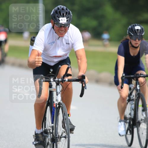 15.06.2025 - 27. Vierlanden-Triathlon H.Heesch http://msf.ph/oto/7984562 15.06.2025 11:00:42 Radfahren 61, 226, 421, 586, 726, 759 meine-sportfotos.de