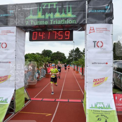 15.06.2025 - 7 Türme Triathlon Michael Strokosch http://msf.ph/oto/7984633 15.06.2025 14:17:59 Ziel 261, 570, 681, 721, 841, 1131, 1195 meine-sportfotos.de