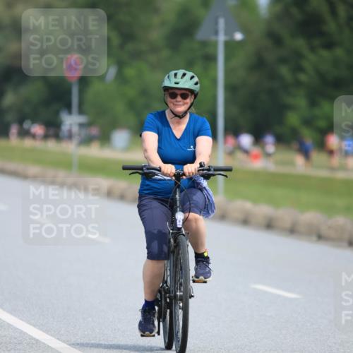 21.06.2025 - 27. Vierlanden-Triathlon H.Heesch http://msf.ph/oto/7984643 15.06.2025 11:23:26 Radfahren 543, 858 meine-sportfotos.de